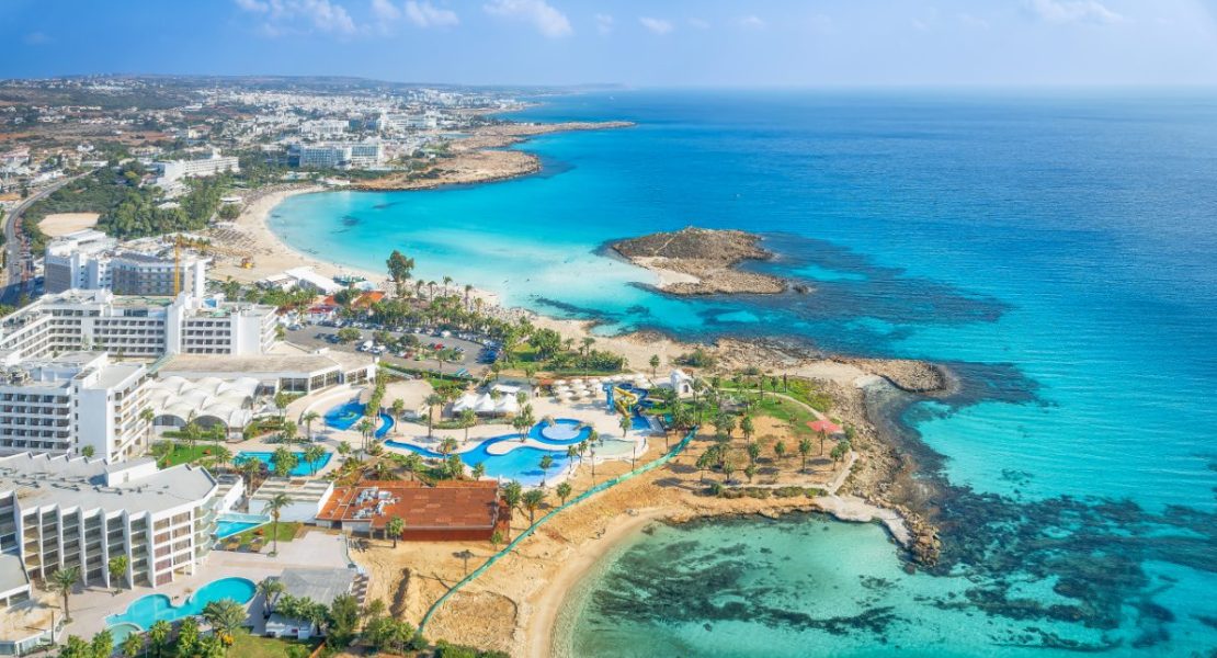 Nissi strand ved feriestedet Ayia Napa, Kypros