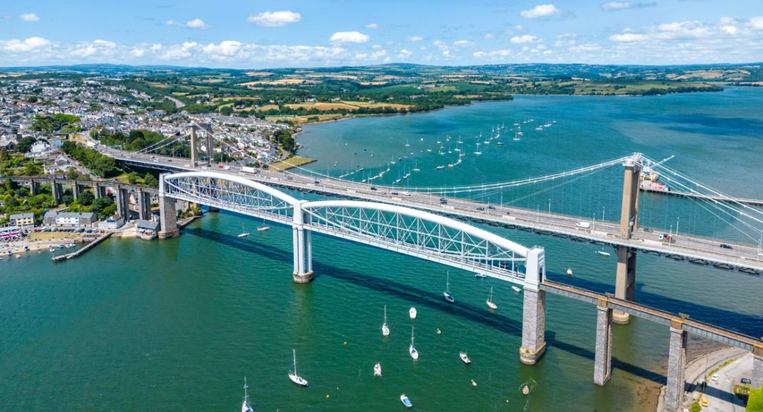 Royal Albert- og Tamar- broene i England.