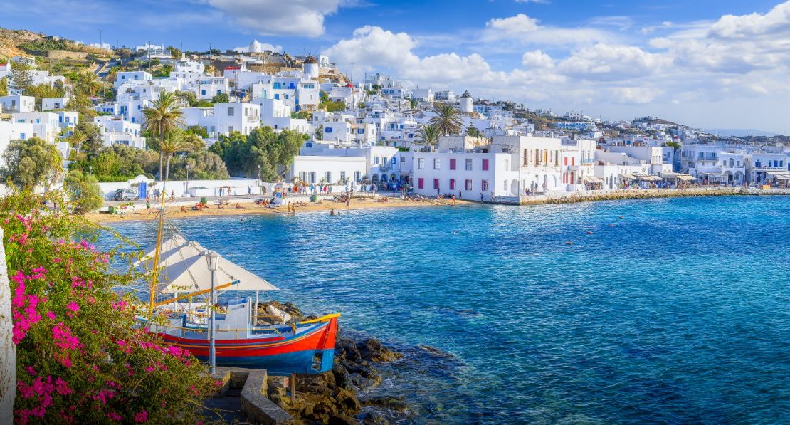 Utsikt over Mykonos by på den greske øya i Kykladene.