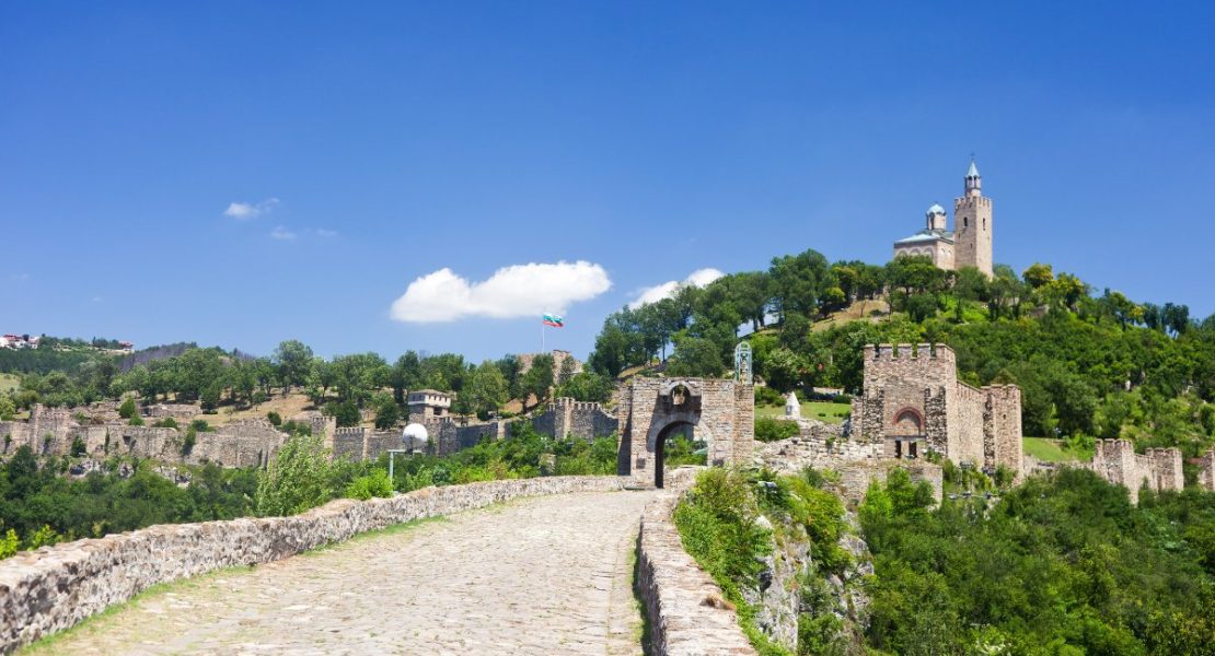 Den gamle bulgarske hovedstaden med Tsarevets festning.