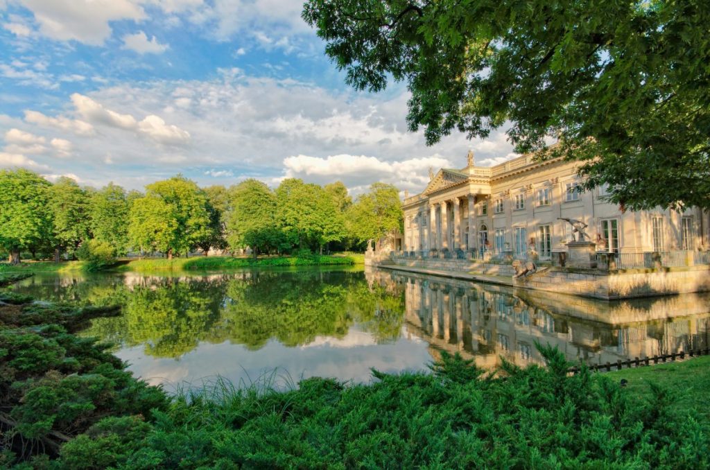 Kongelig palass ved vannet i Łazienki park, Warszawa Polen.